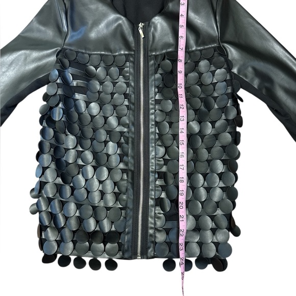 Linea Domani Black Faux Leather Jacket Size 4 | Statement Disc Detail Zip - Picture 7 of 9